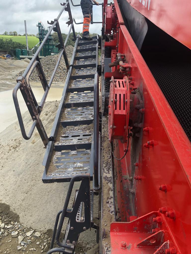Sandvik QA451 Tracked 3 Deck Screen USC Equipment