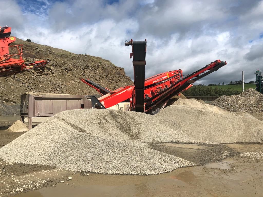 Sandvik QA451 Tracked 3 Deck Screen USC Equipment