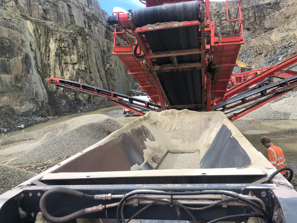 Sandvik QA451 Tracked 3 Deck Screen USC Equipment