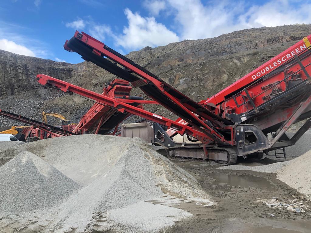 Sandvik QA451 Tracked 3 Deck Screen USC Equipment