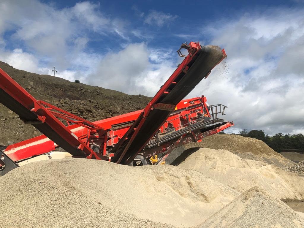 Sandvik QA451 Tracked 3 Deck Screen USC Equipment
